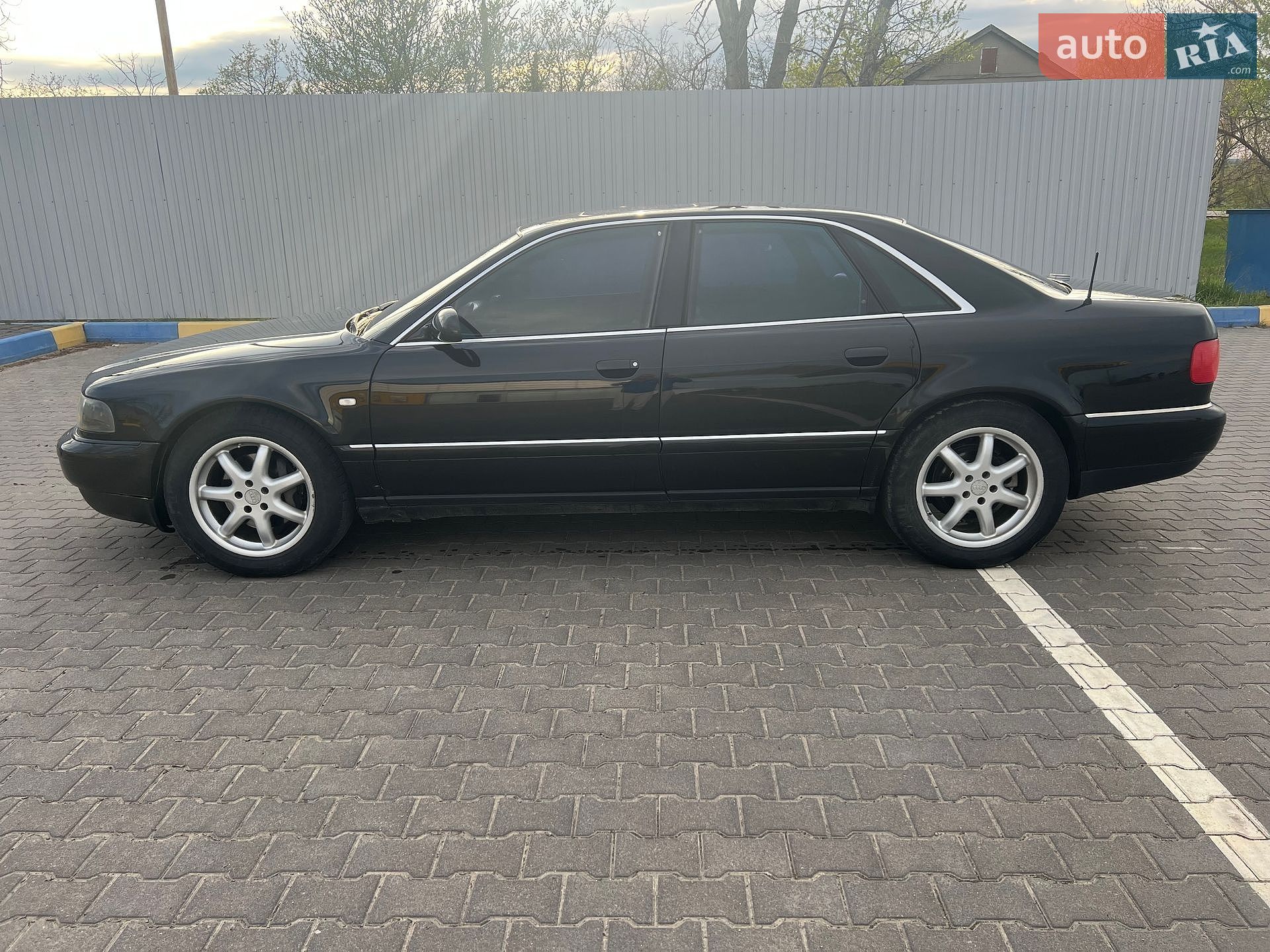 Audi S8 1999 VIN WAUZZZ4DZYN002177 фото оголошення 4 з 11