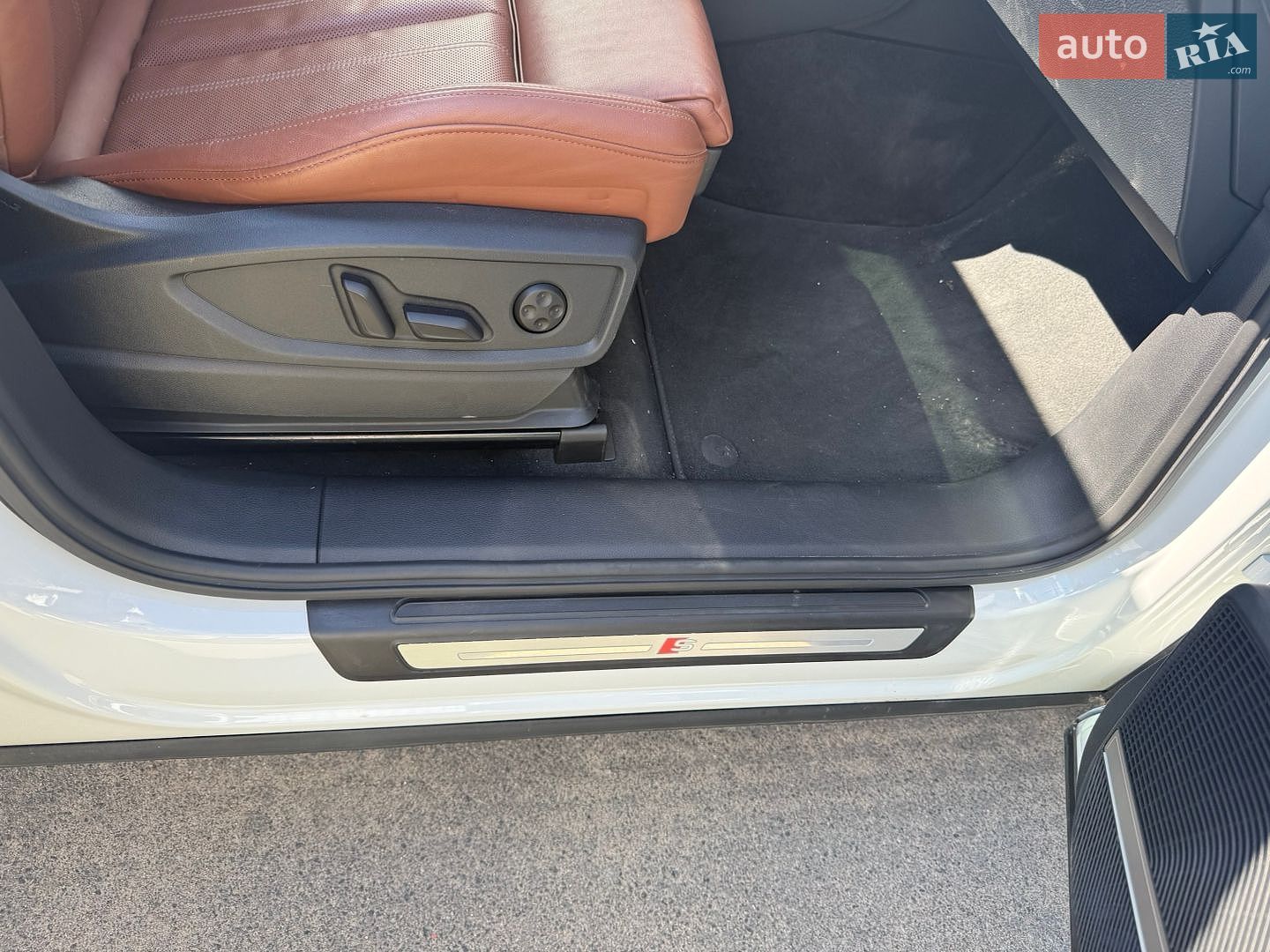 Audi Q5 2020 VIN WA1F2AFY9M2046020 фото оголошення 34 з 35