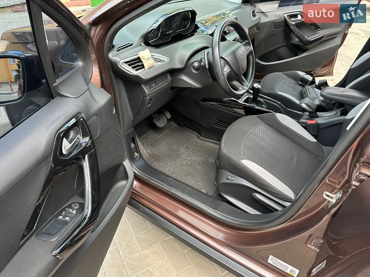 Peugeot 2008 2013 VIN VF3CUHMZ0DY052627 фото оголошення 15 з 16