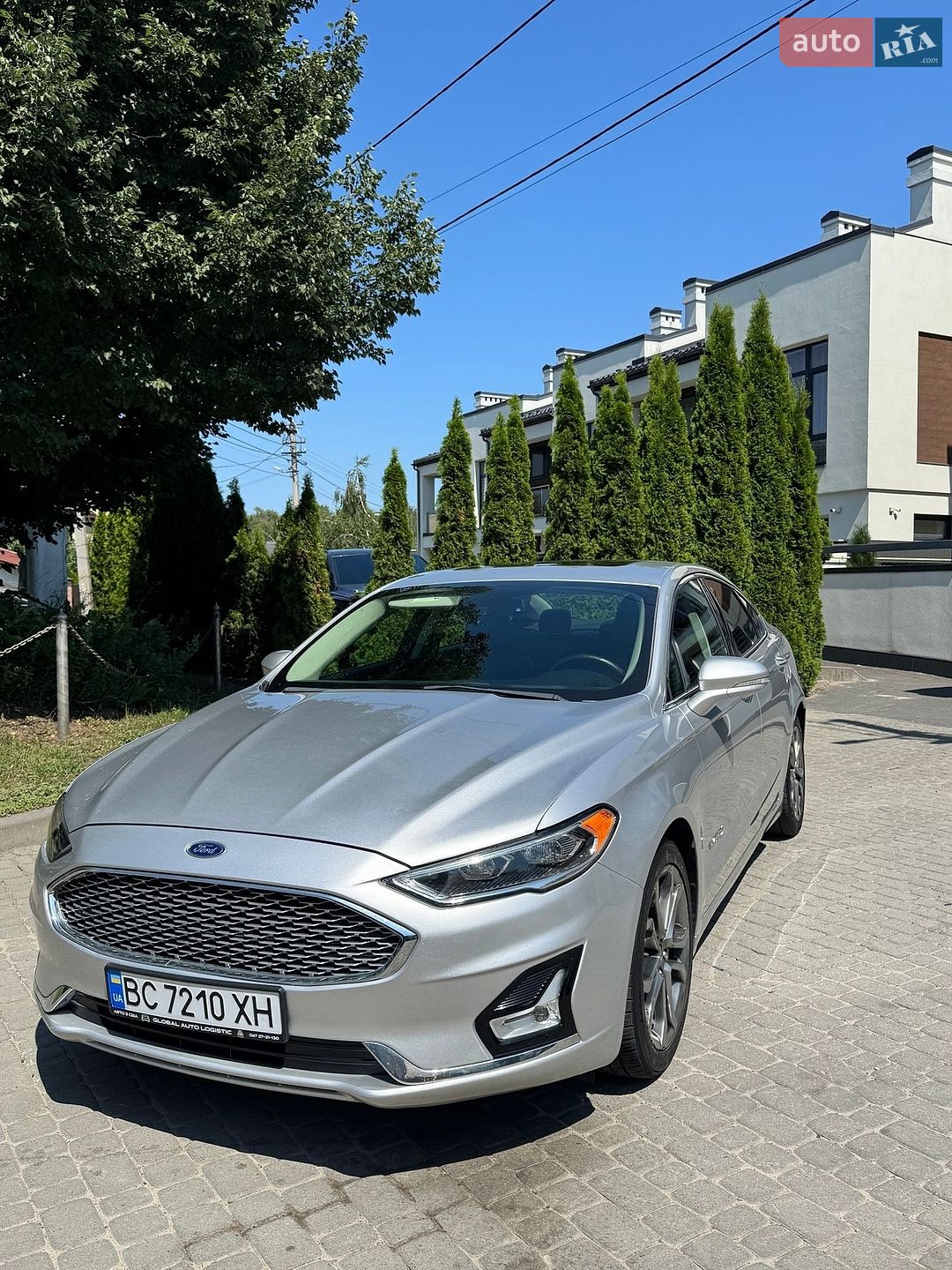 Ford Fusion 2019 VIN 3FA6P0RU0KR273928 фото оголошення 2 з 41