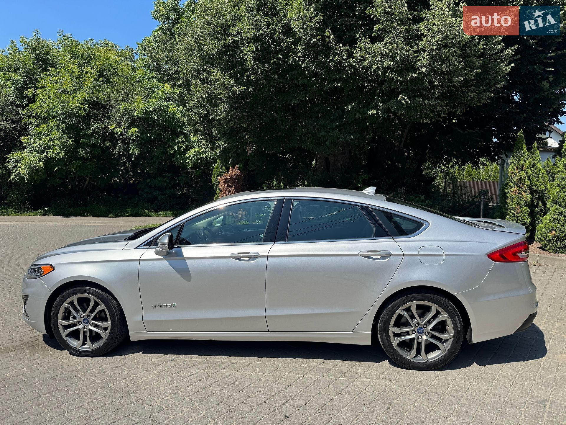 Ford Fusion 2019 VIN 3FA6P0RU0KR273928 фото оголошення 3 з 41