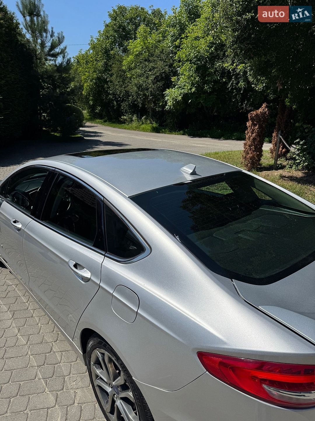 Ford Fusion 2019 VIN 3FA6P0RU0KR273928 фото оголошення 8 з 41