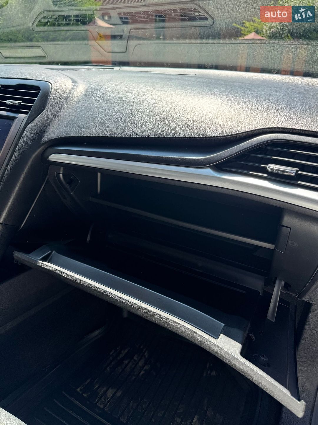 Ford Fusion 2019 VIN 3FA6P0RU0KR273928 фото оголошення 23 з 41
