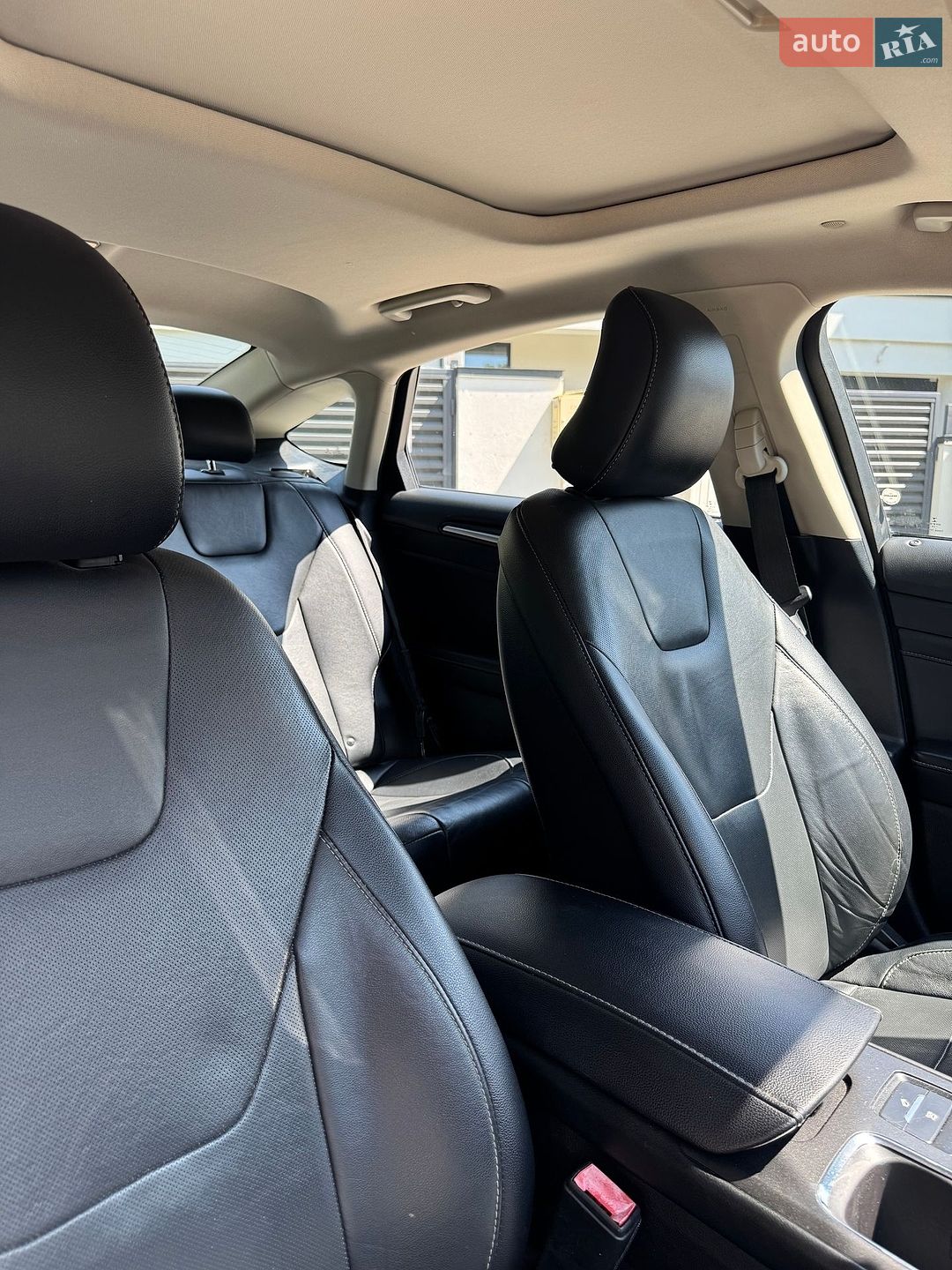 Ford Fusion 2019 VIN 3FA6P0RU0KR273928 фото оголошення 24 з 41