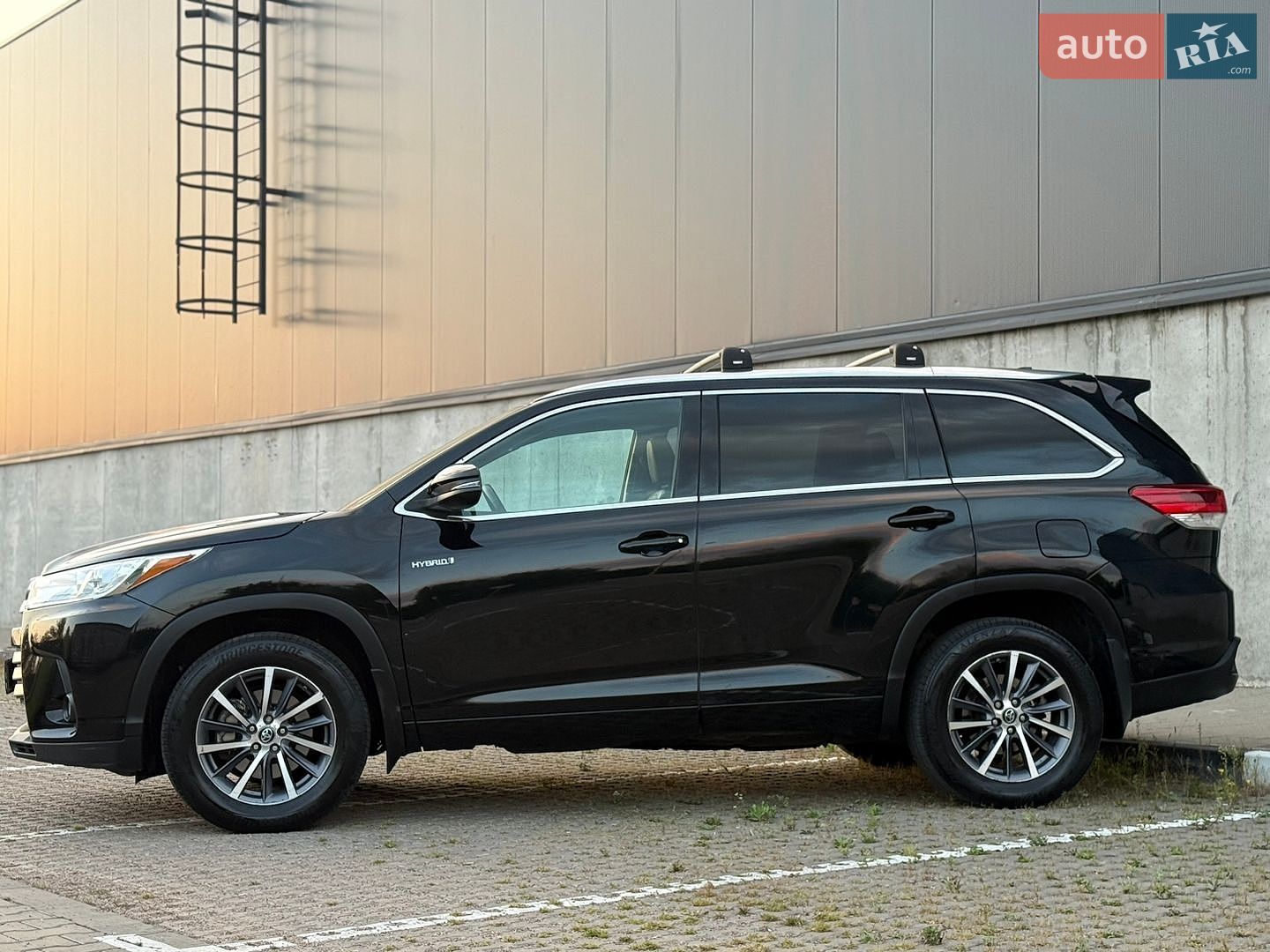 Toyota Highlander 2017 VIN 5TDJGRFH1HS030750 фото оголошення 3 з 55