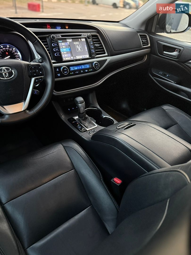 Toyota Highlander 2017 VIN 5TDJGRFH1HS030750 фото оголошення 33 з 55