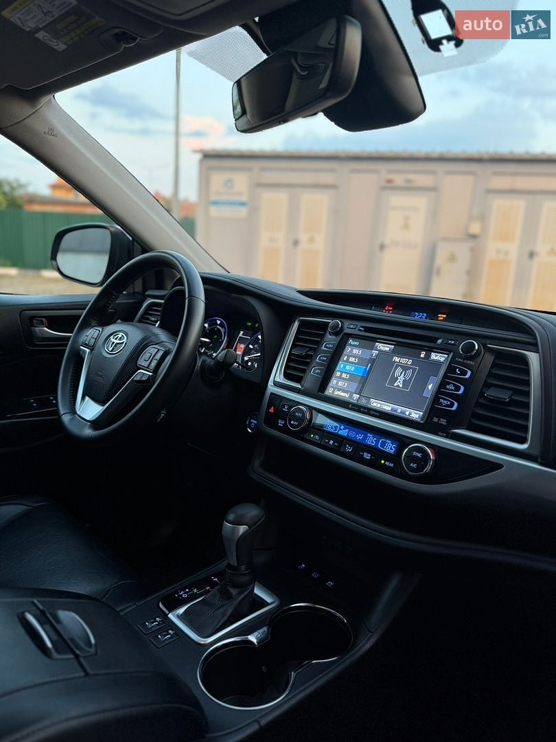 Toyota Highlander 2017 VIN 5TDJGRFH1HS030750 фото оголошення 38 з 55