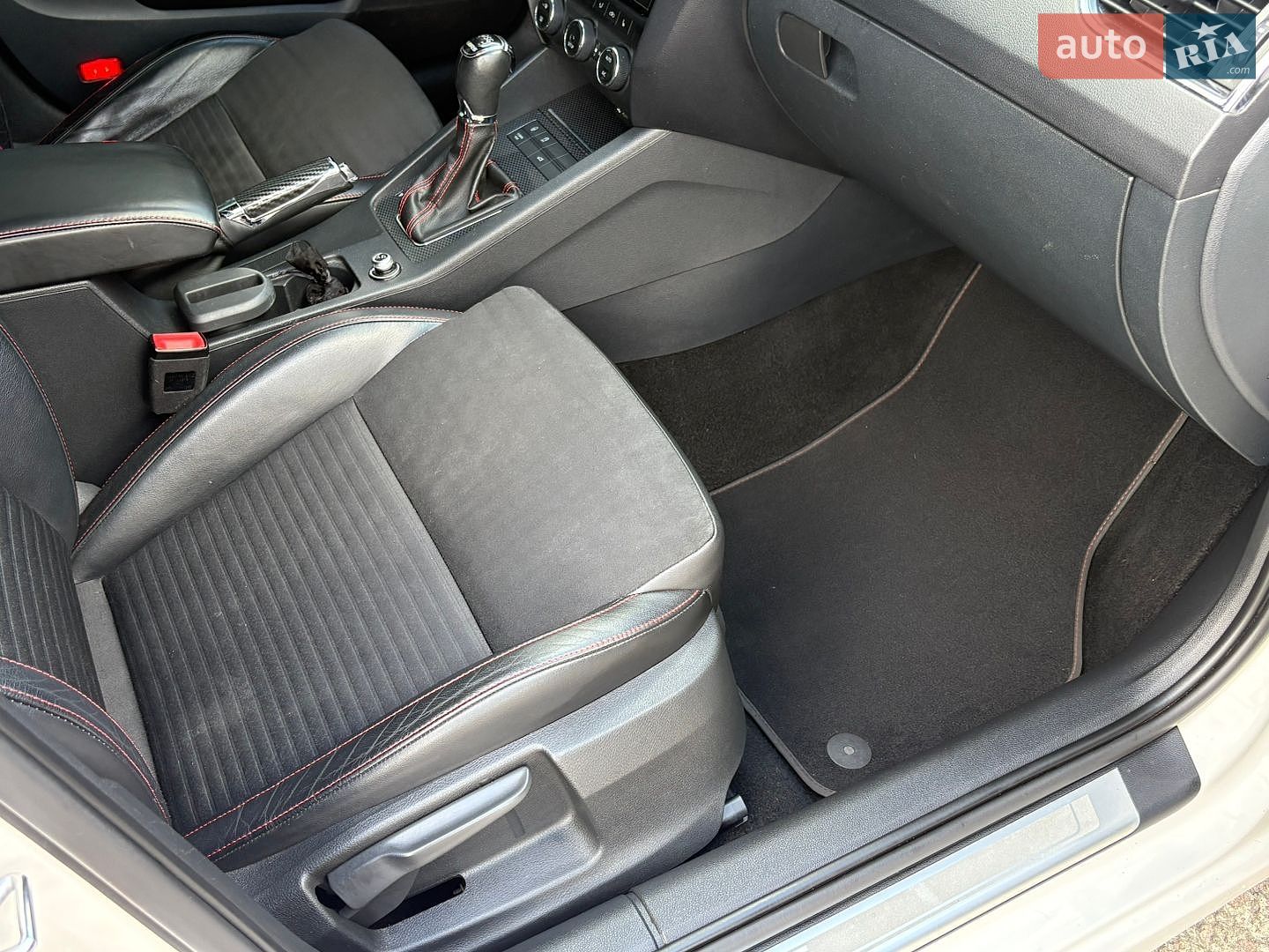 Skoda Octavia 2013 VIN TMBJK7NE0E0103700 фото оголошення 38 з 87