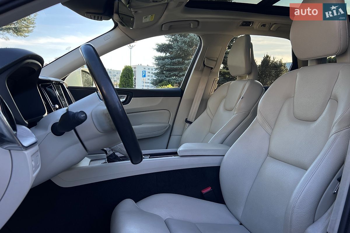 Volvo XC60 2017 VIN YV4102RL7J1036659 фото оголошення 9 з 25