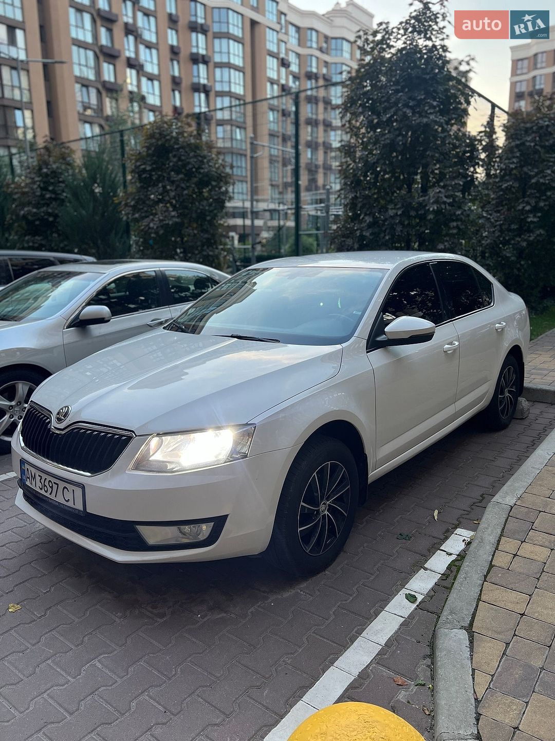 Skoda Octavia 2013 VIN TMBAC2NE8EB006202 фото оголошення 2 з 17