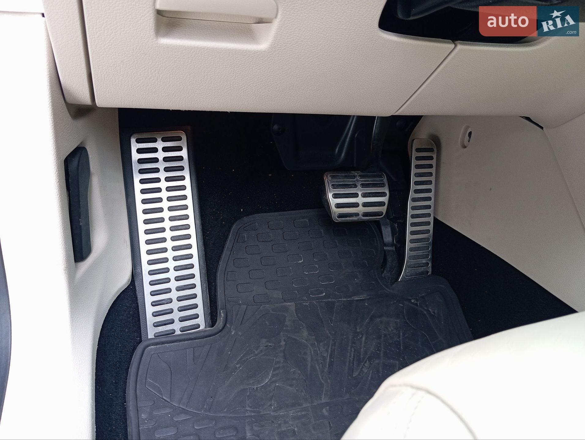 Volkswagen Tiguan 2014 VIN WVGAV7AX4FW009831 фото оголошення 11 з 22