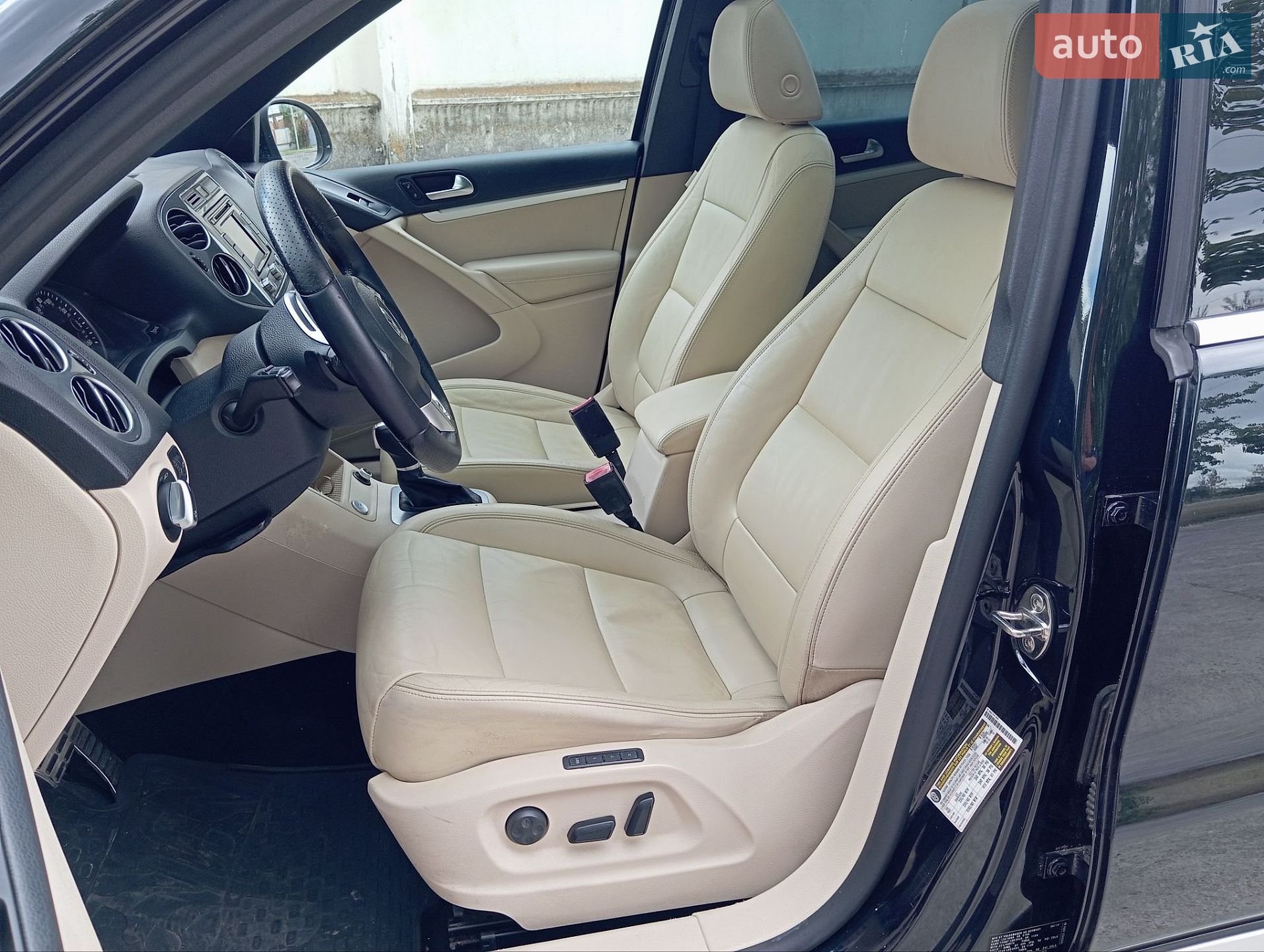 Volkswagen Tiguan 2014 VIN WVGAV7AX4FW009831 фото оголошення 13 з 22