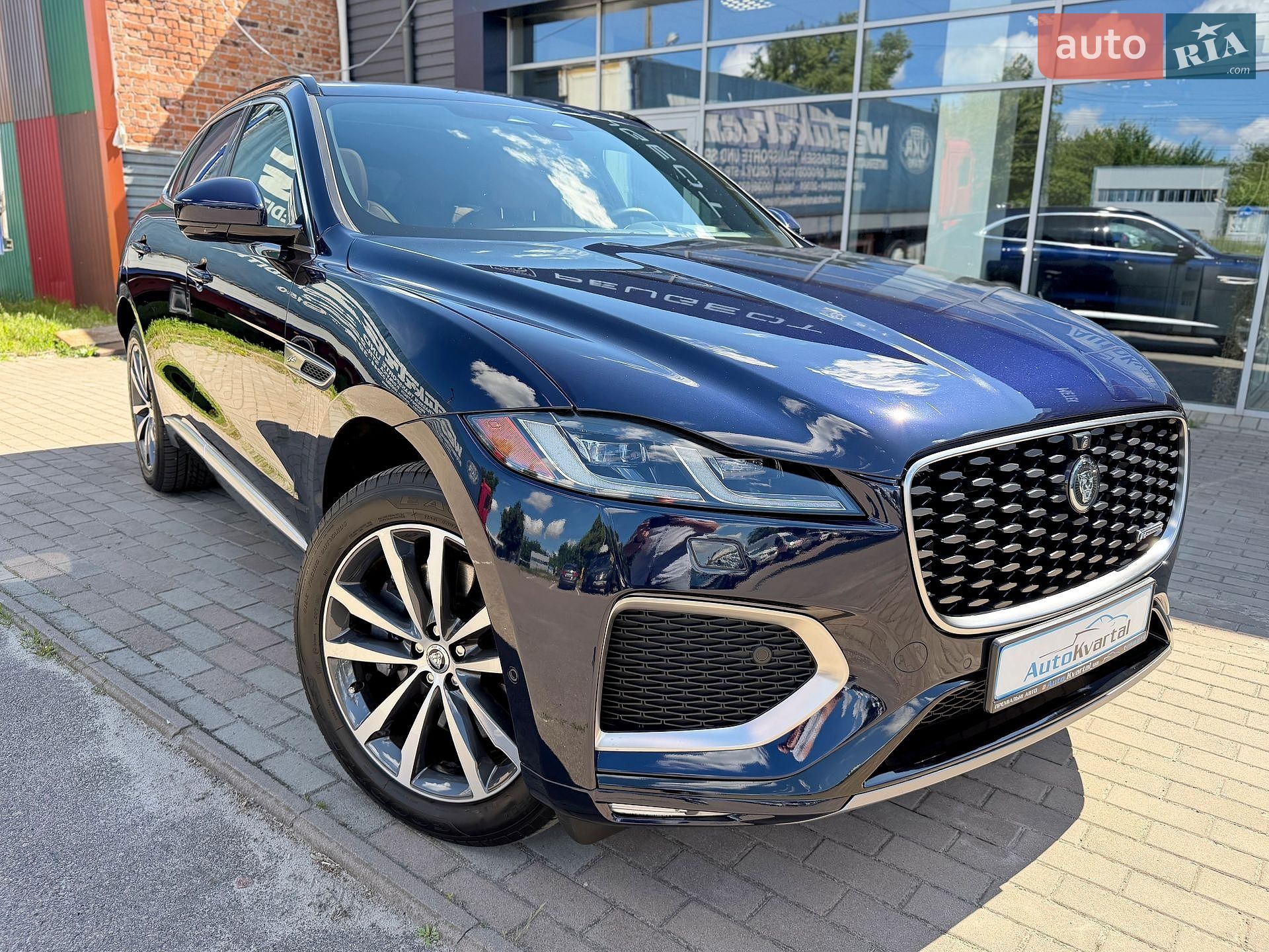 Jaguar F-Pace 2024 VIN SADCT2FU7SA750362 фото оголошення 3 з 65