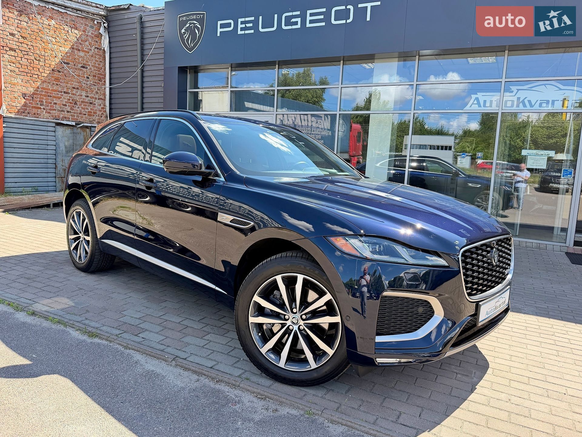 Jaguar F-Pace 2024 VIN SADCT2FU7SA750362 фото оголошення 2 з 65