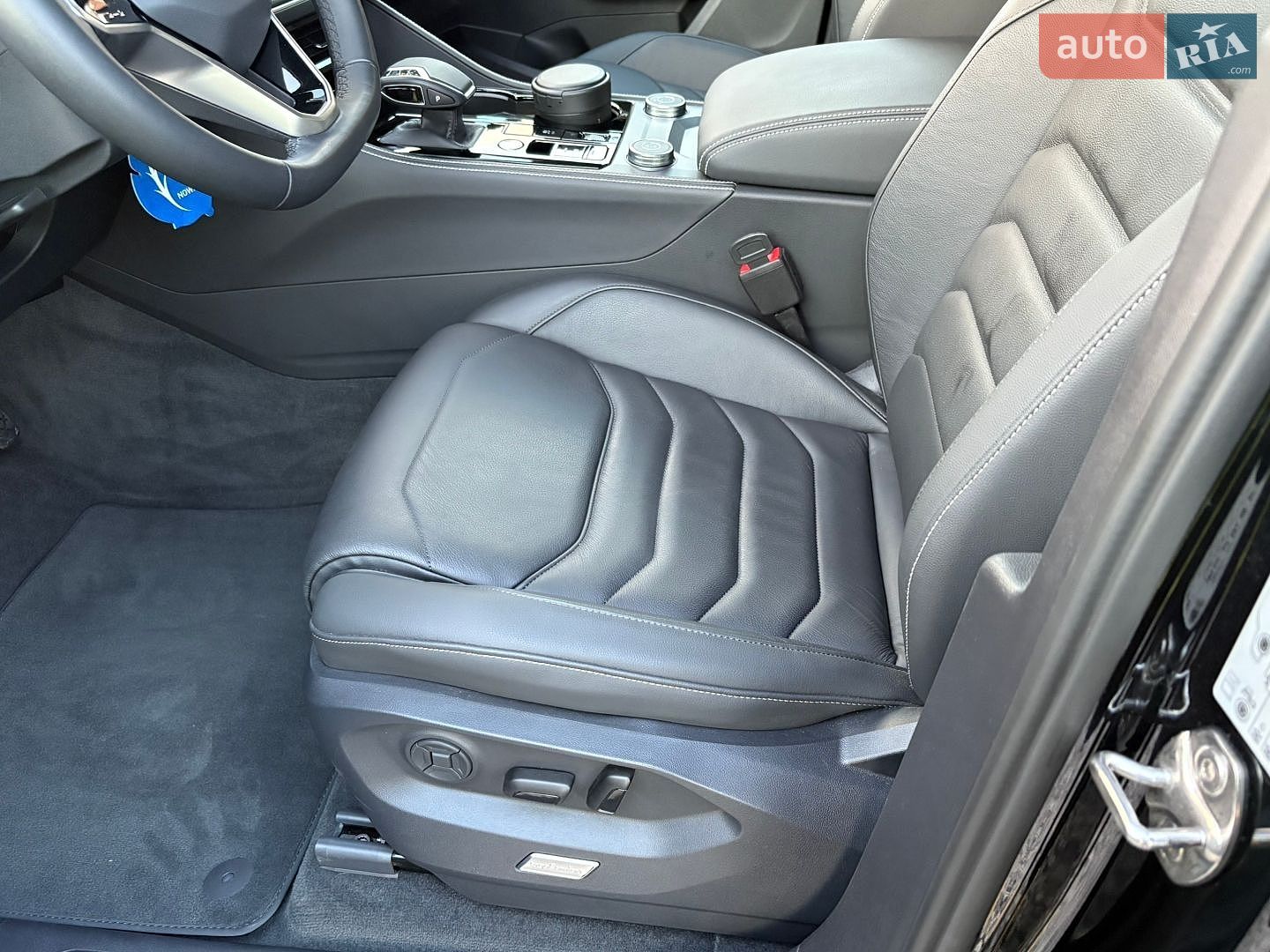 Volkswagen Touareg 2024 VIN WVGZZZCR6RD025305 фото оголошення 17 з 29