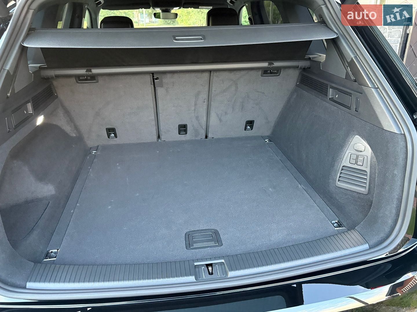 Volkswagen Touareg 2024 VIN WVGZZZCR6RD025305 фото оголошення 24 з 29