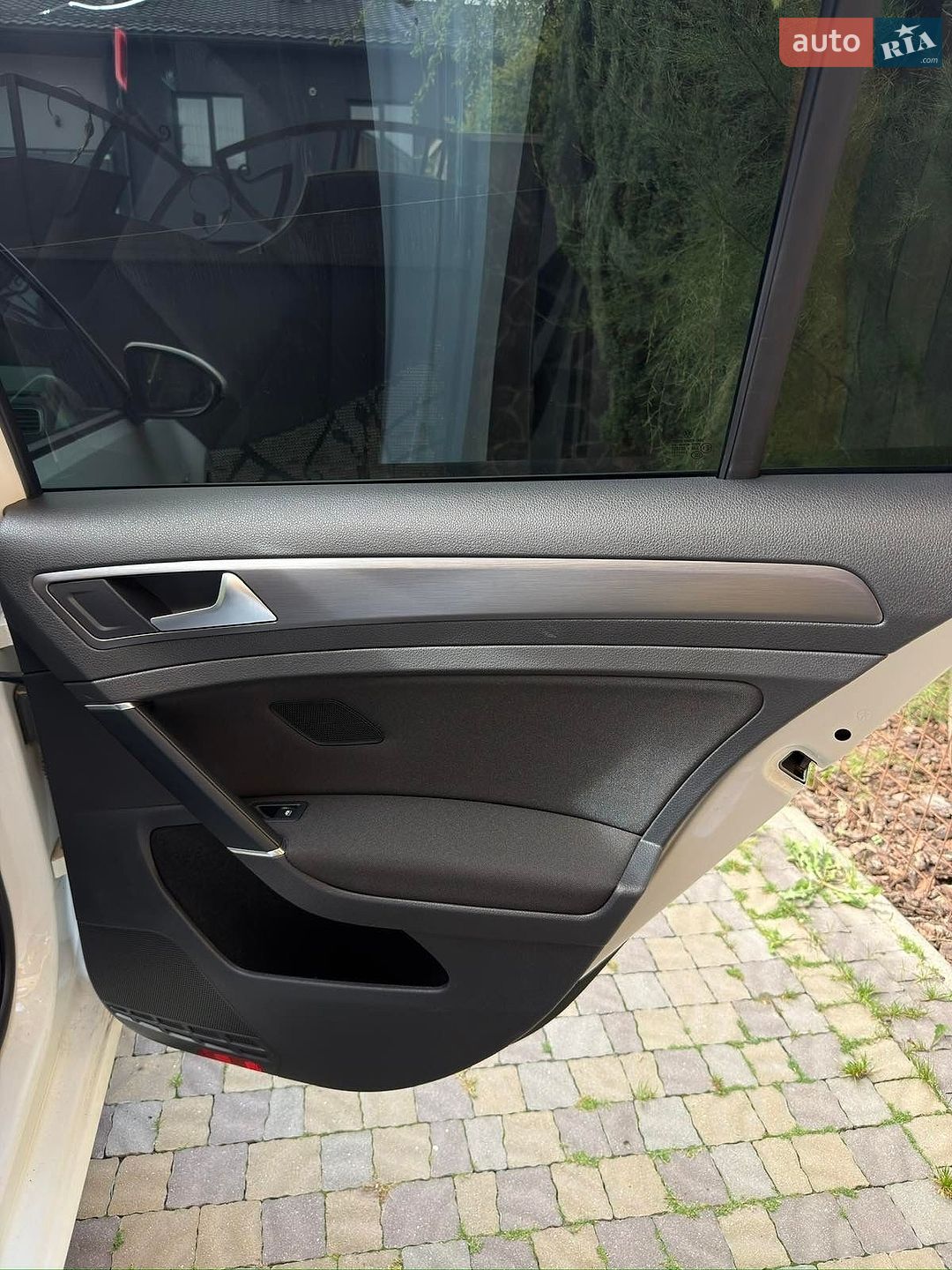 Volkswagen e-Golf 2017 VIN WVWKR7AUXHW950626 фото оголошення 24 з 32