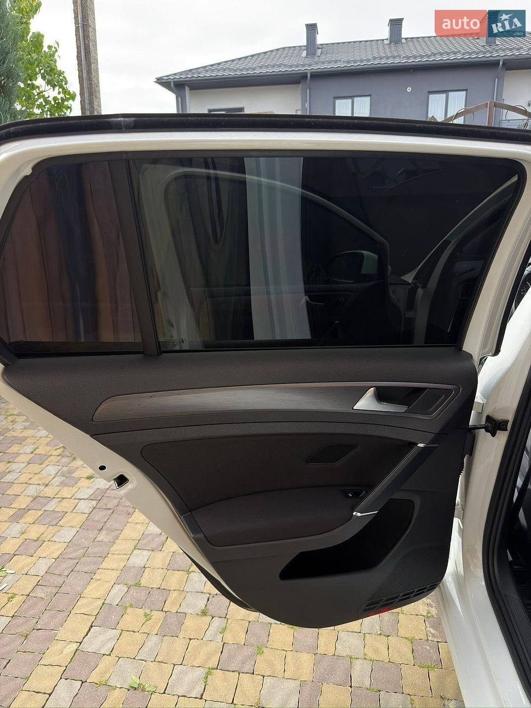 Volkswagen e-Golf 2017 VIN WVWKR7AUXHW950626 фото оголошення 23 з 32
