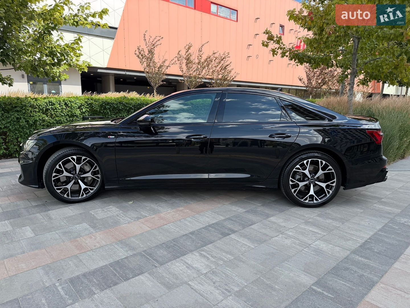 Audi A6 2019 VIN WAUL2AF28KN099062 фото оголошення 7 з 28