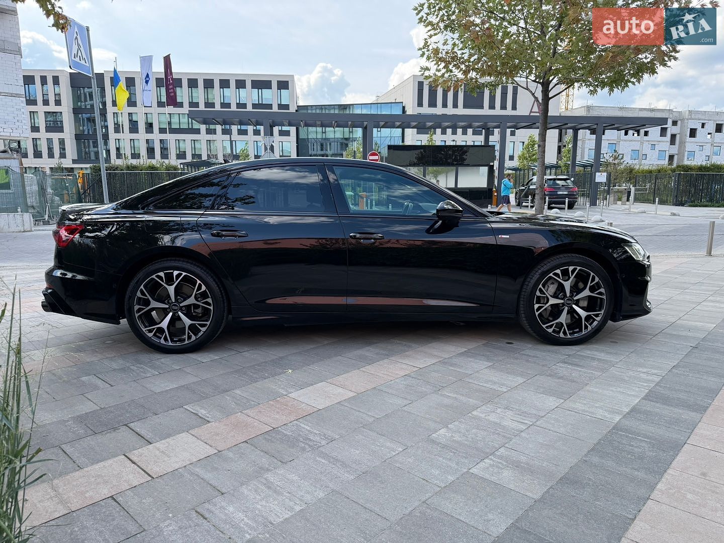 Audi A6 2019 VIN WAUL2AF28KN099062 фото оголошення 6 з 28
