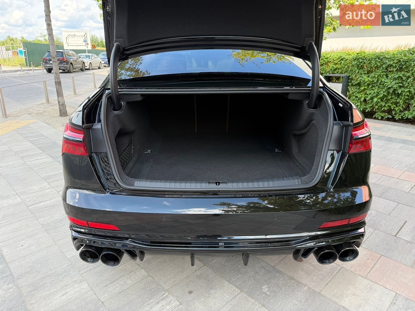 Audi A6 2019 VIN WAUL2AF28KN099062 фото оголошення 12 з 28