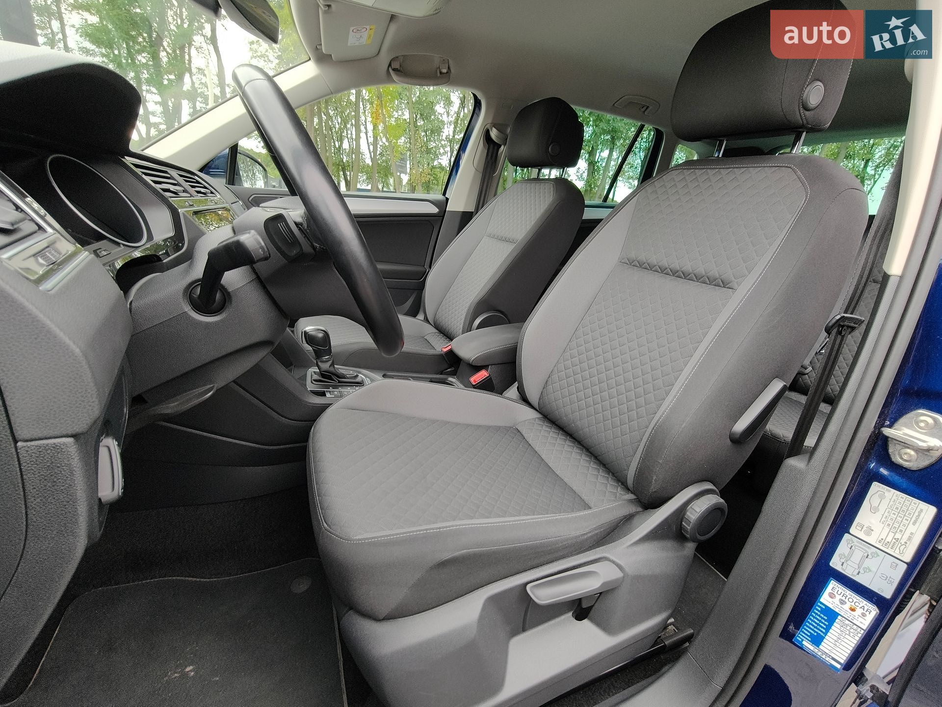 Volkswagen Tiguan 2019 VIN WVGZZZ5NZKW365999 фото оголошення 9 з 12
