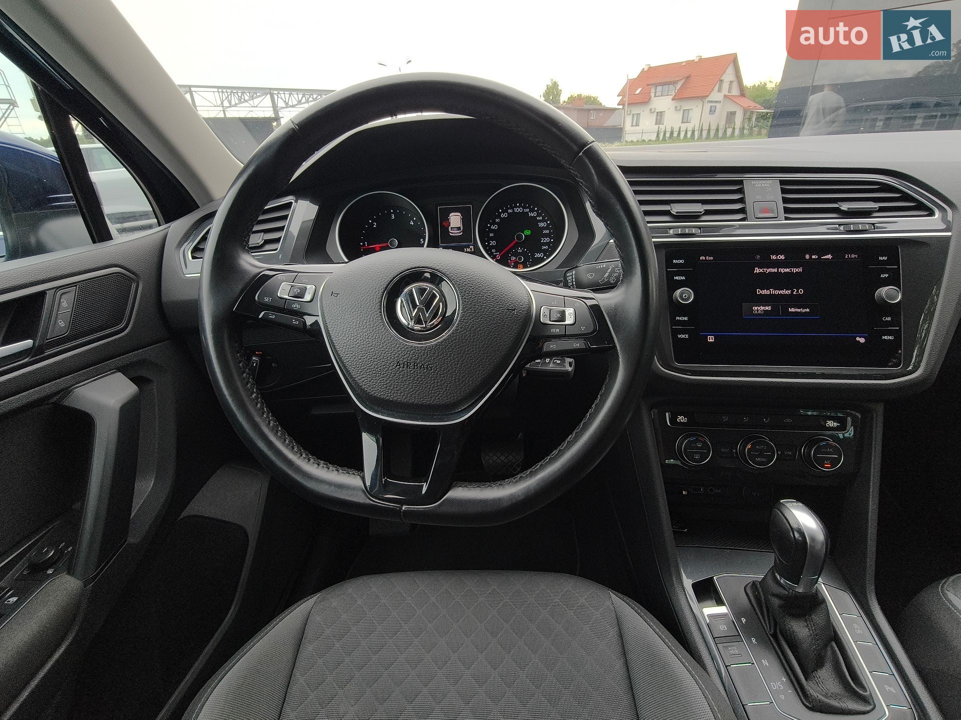 Volkswagen Tiguan 2019 VIN WVGZZZ5NZKW365999 фото оголошення 6 з 12