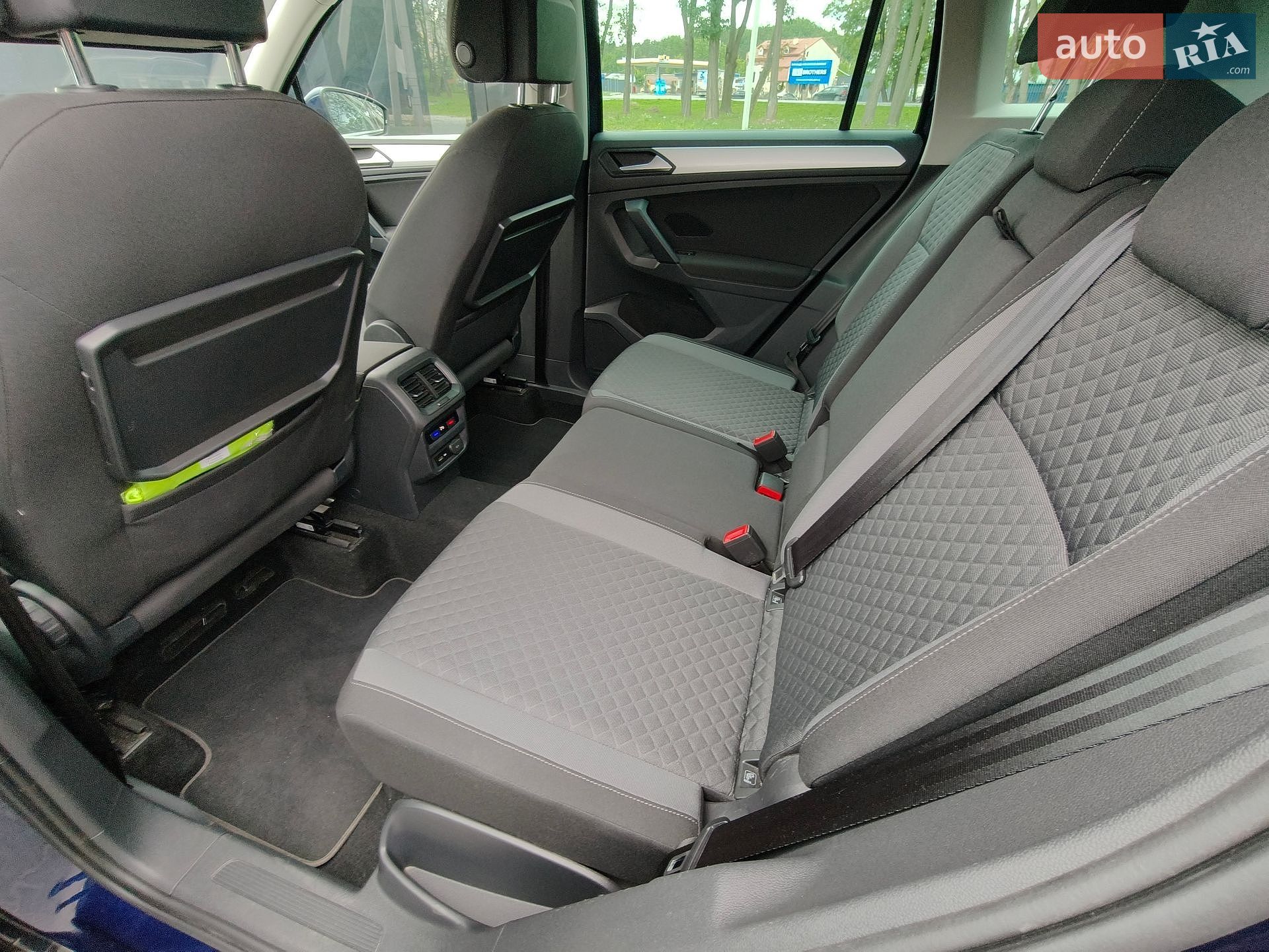 Volkswagen Tiguan 2019 VIN WVGZZZ5NZKW365999 фото оголошення 10 з 12