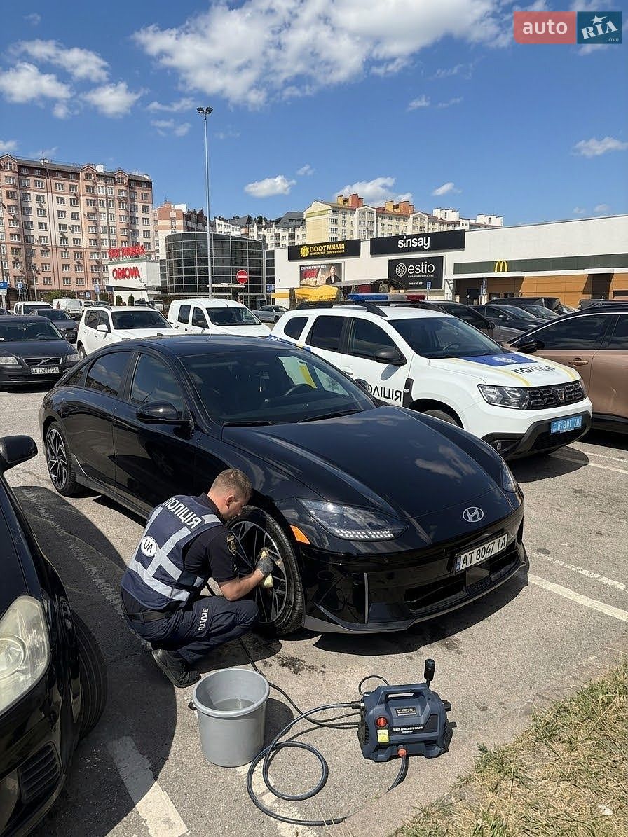 Hyundai Ioniq 6 2023 VIN KMHM34AC1PA019570 фото оголошення 2 з 58