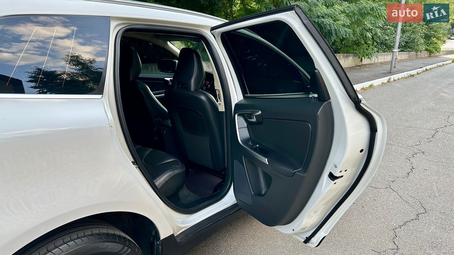 Volvo XC60 2012 VIN YV1DZ8756C4322837 фото оголошення 45 з 60
