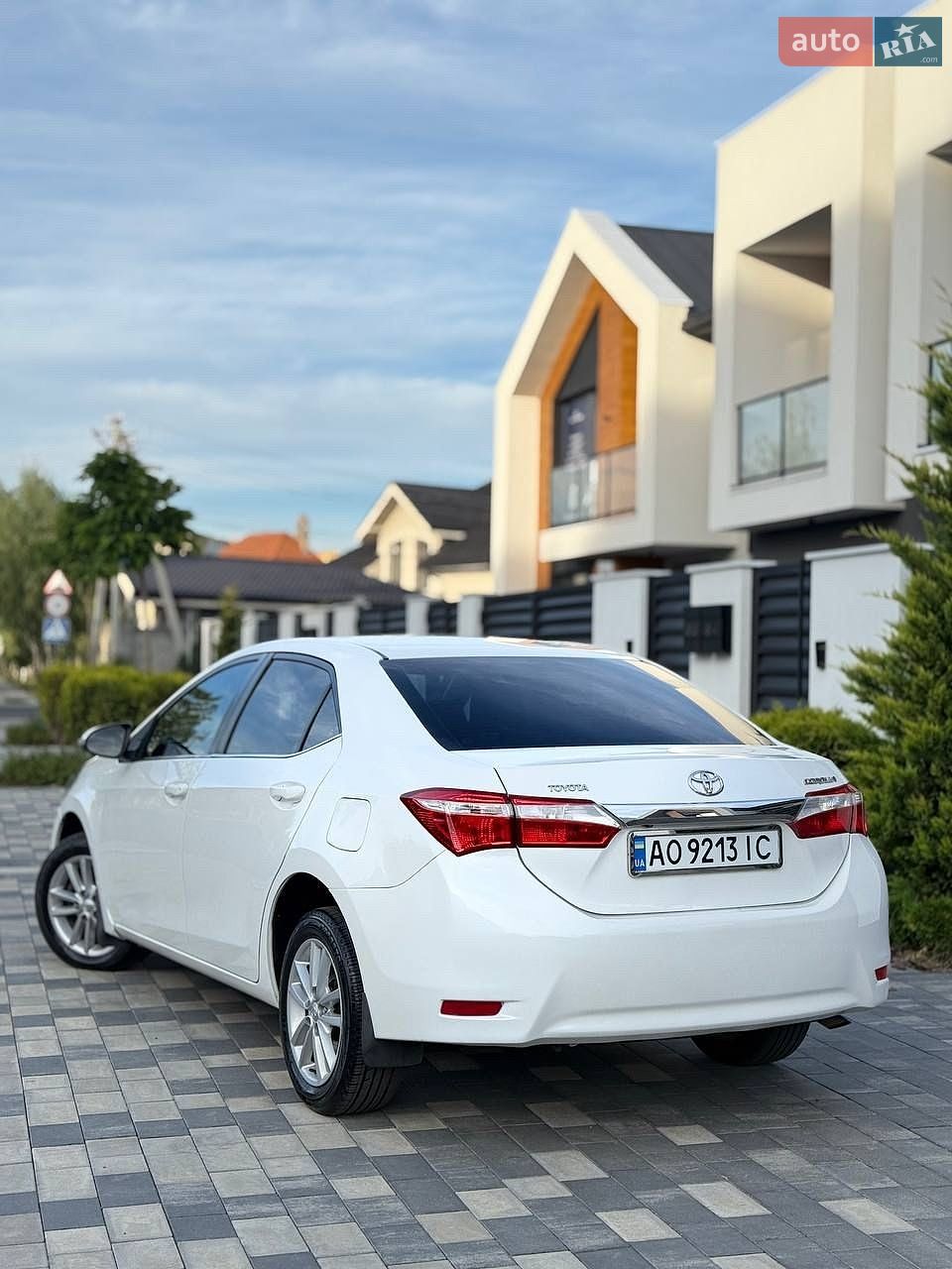 Toyota Corolla 2015 VIN NMTBB0JE10R135190 фото оголошення 9 з 17