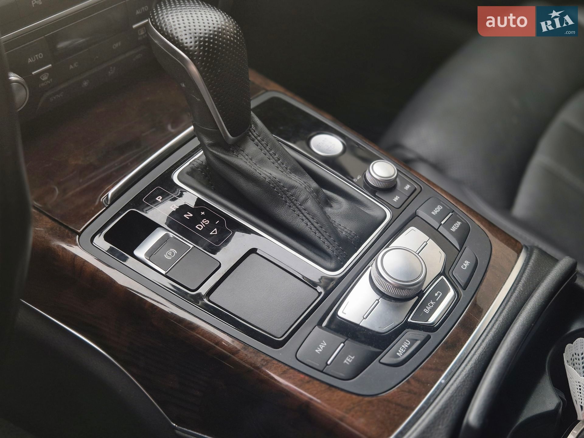 Audi A6 2015 VIN WAUHMAFC7GN018245 фото оголошення 12 з 14