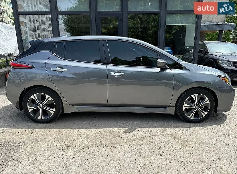 Nissan Leaf 2021 VIN 1N4AZ1CV8MC553240 фото оголошення 3 з 13