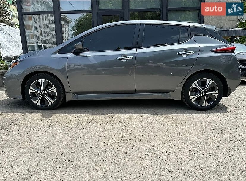 Nissan Leaf 2021 VIN 1N4AZ1CV8MC553240 фото оголошення 4 з 13