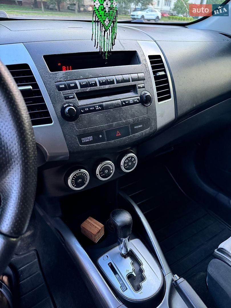 Mitsubishi Outlander XL 2008 VIN JMBXTCW5W8Z008395 фото оголошення 18 з 28