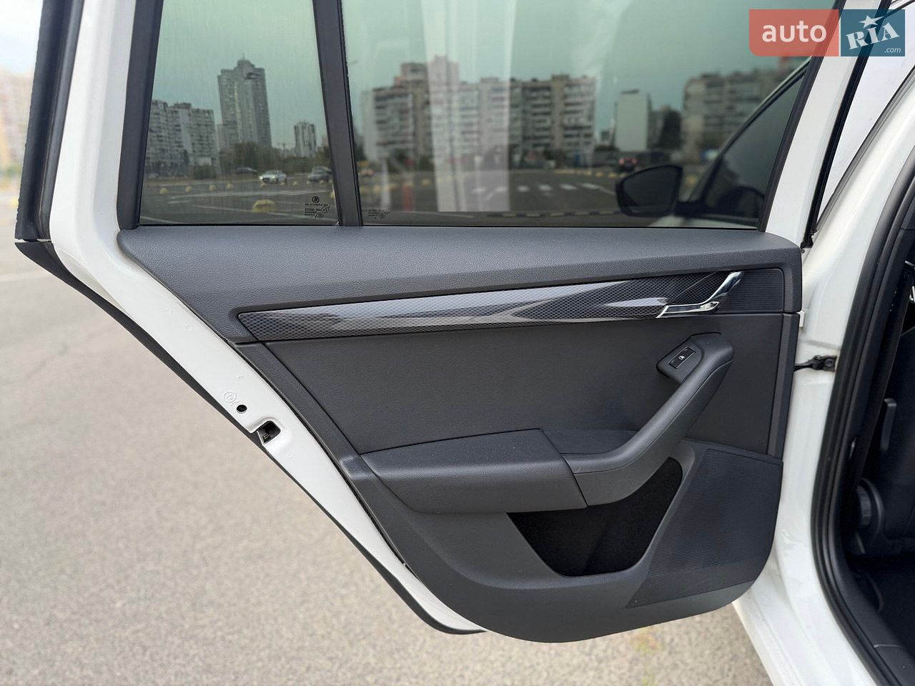 Skoda Octavia 2013 VIN TMBJK7NE0E0103700 фото оголошення 12 з 87