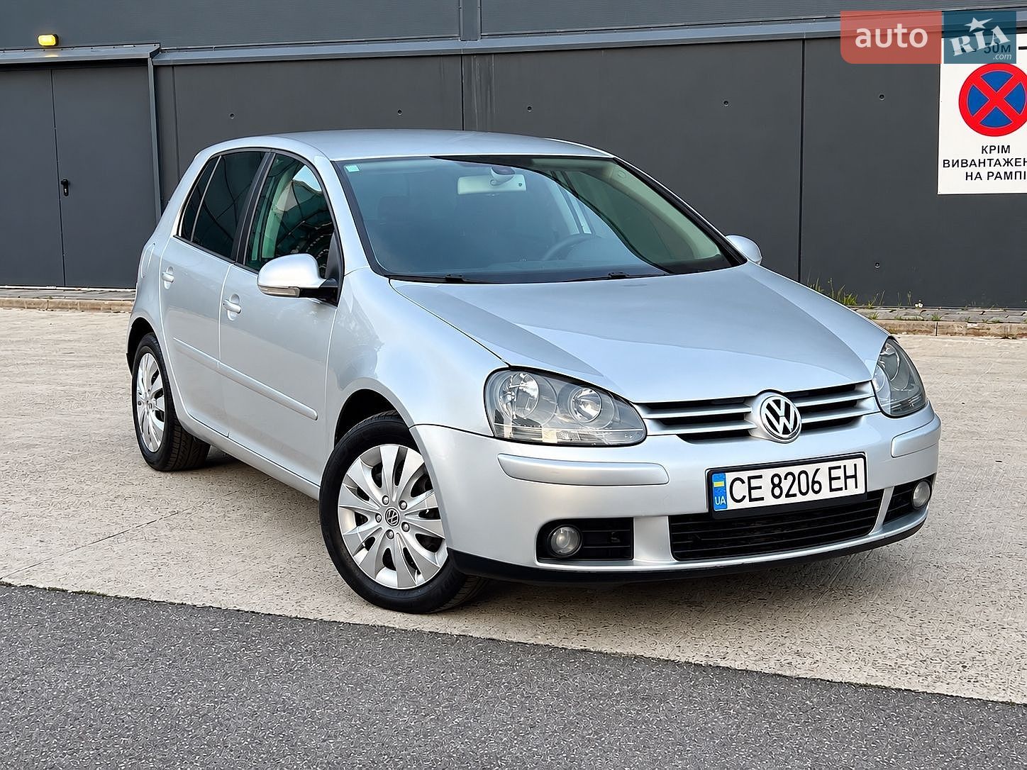 Volkswagen Golf 2004 VIN WVWZZZ1KZ4W129830 фото оголошення 2 з 24