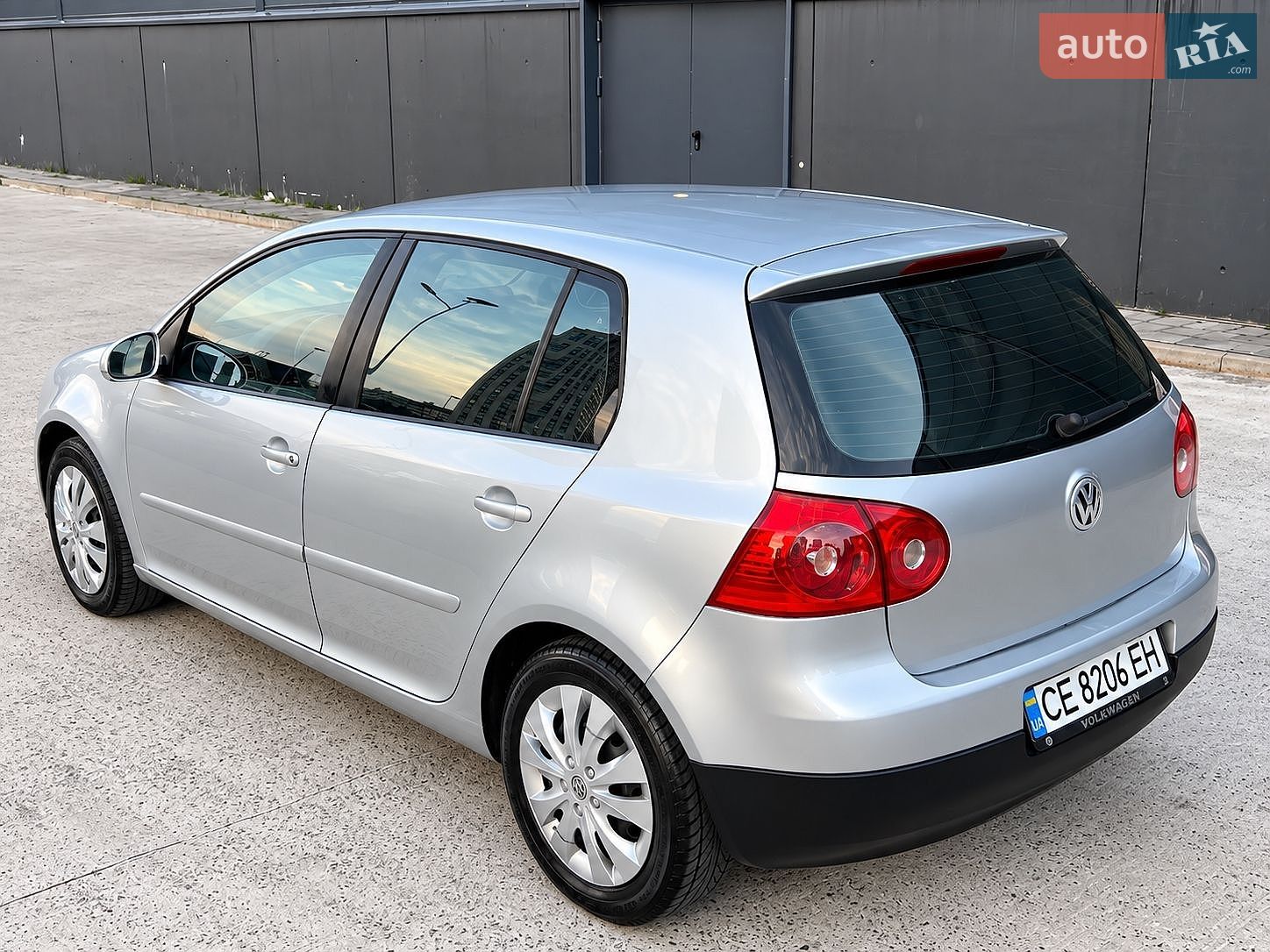 Volkswagen Golf 2004 VIN WVWZZZ1KZ4W129830 фото оголошення 8 з 24