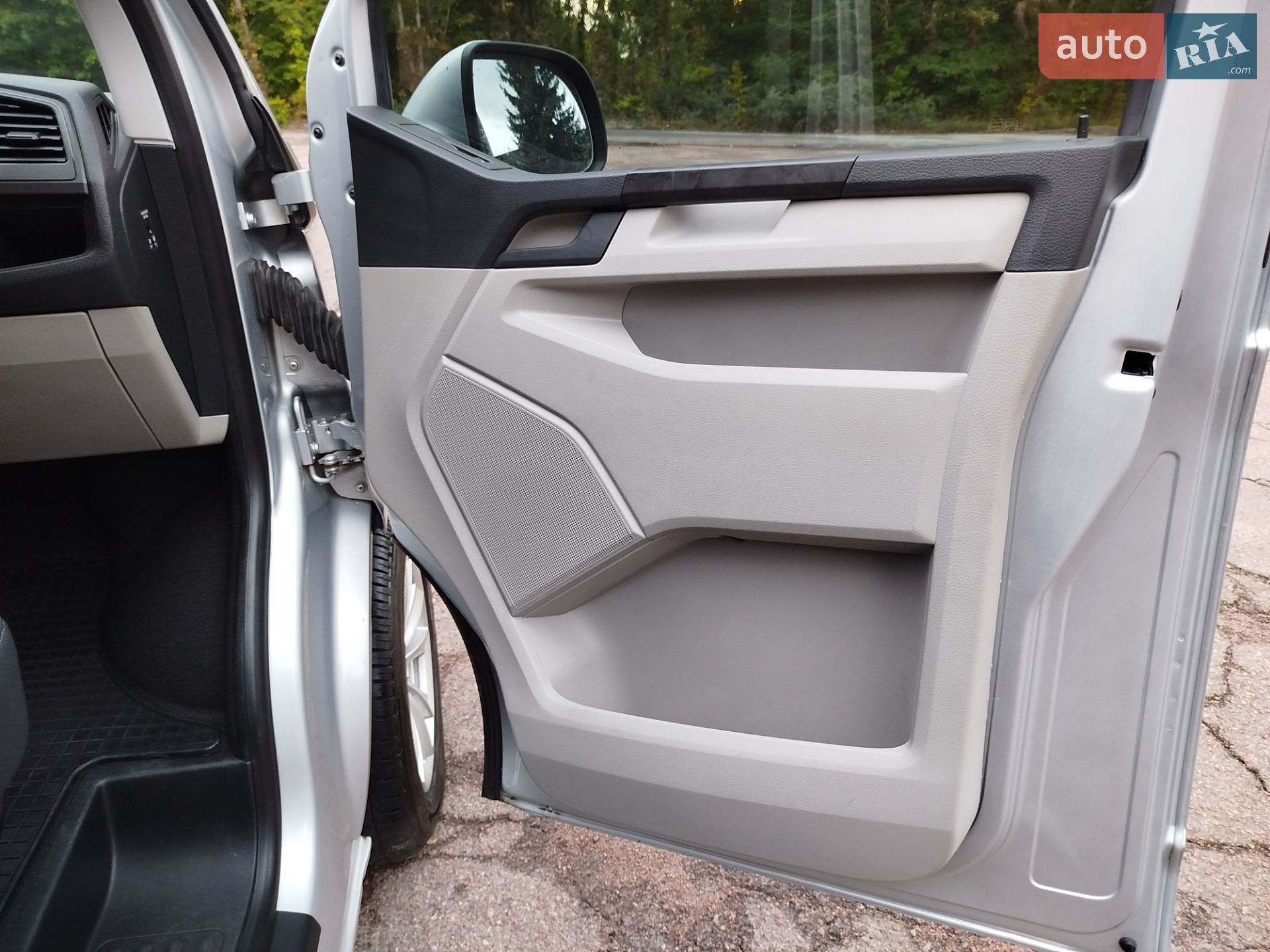Volkswagen Transporter 2019 VIN WV1ZZZ7HZKH154786 фото оголошення 35 з 71