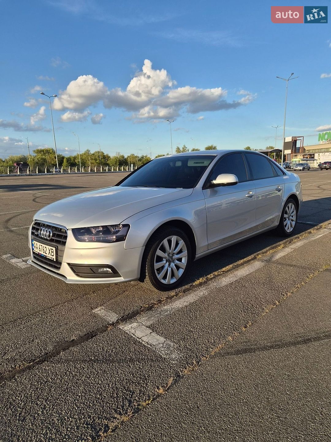 Audi A4 2012 VIN WAUBFAFL4DN011765 фото оголошення 6 з 26