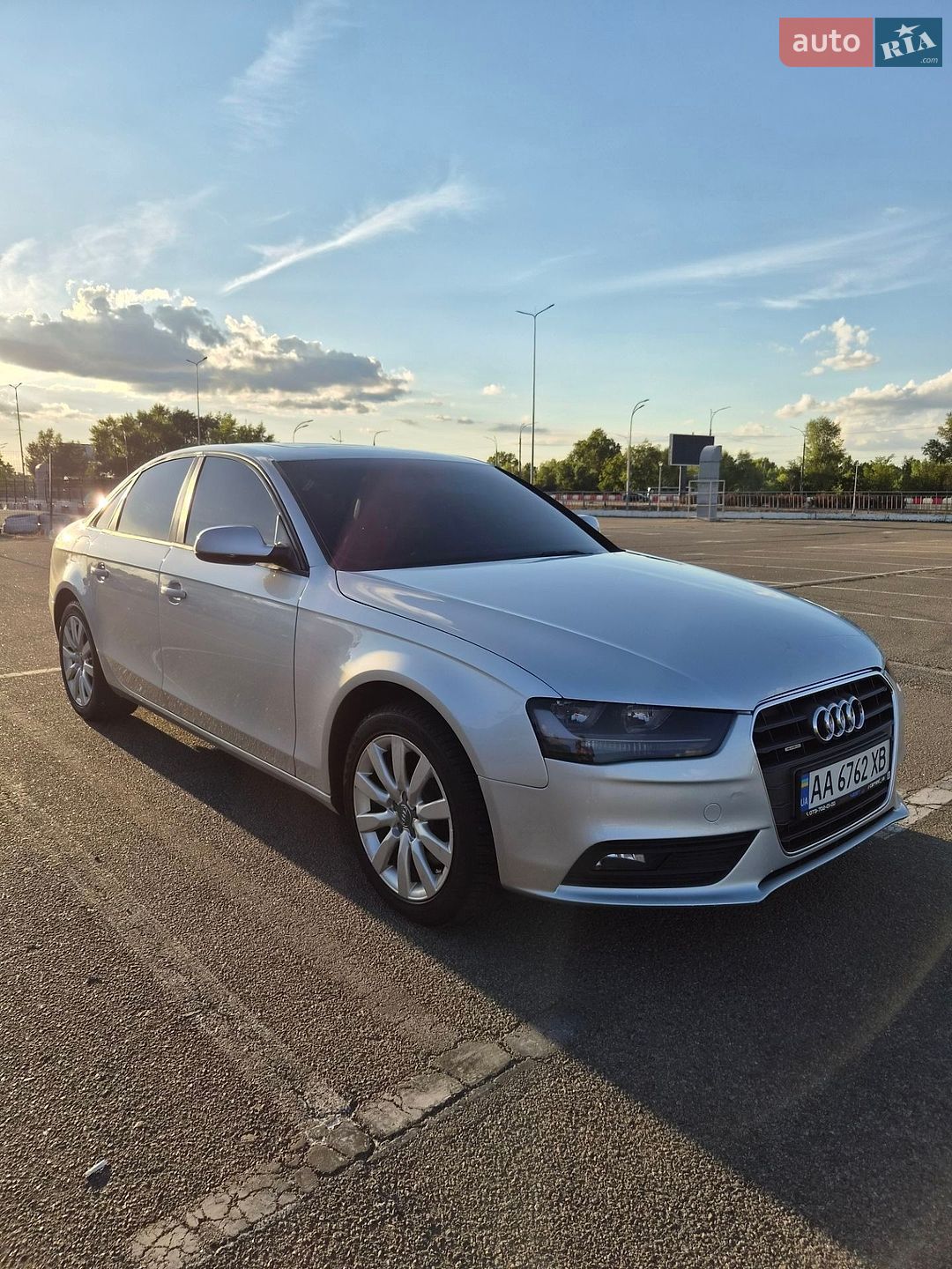 Audi A4 2012 VIN WAUBFAFL4DN011765 фото оголошення 4 з 26