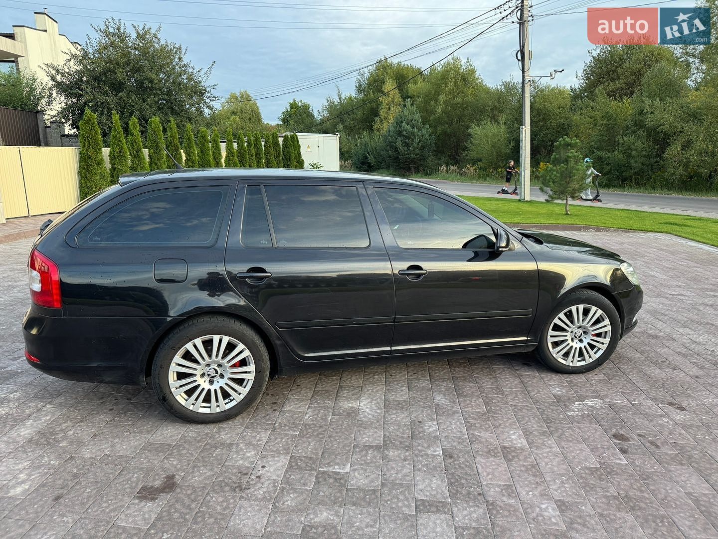 Skoda Octavia 2010 VIN TMBHJ61Z1B2064782 фото оголошення 4 з 37
