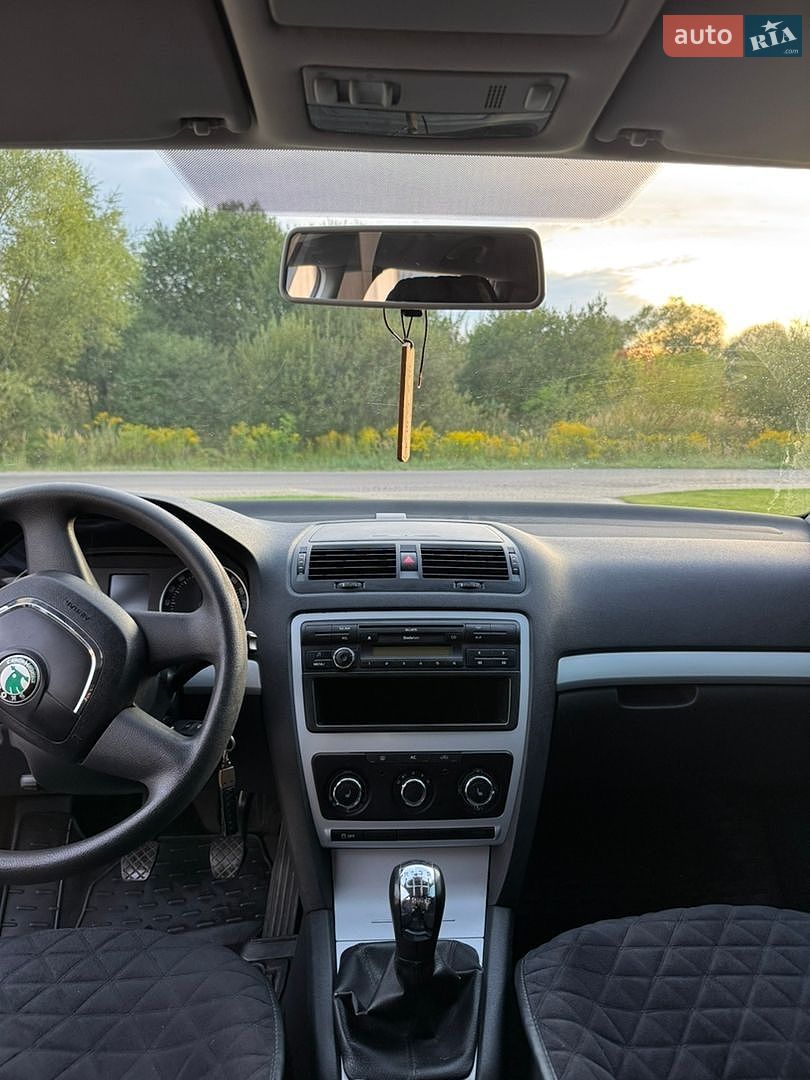 Skoda Octavia 2010 VIN TMBHJ61Z1B2064782 фото оголошення 21 з 37