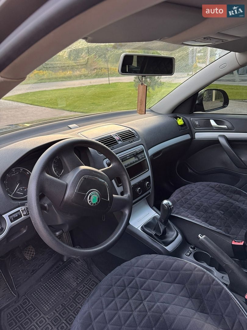 Skoda Octavia 2010 VIN TMBHJ61Z1B2064782 фото оголошення 22 з 37