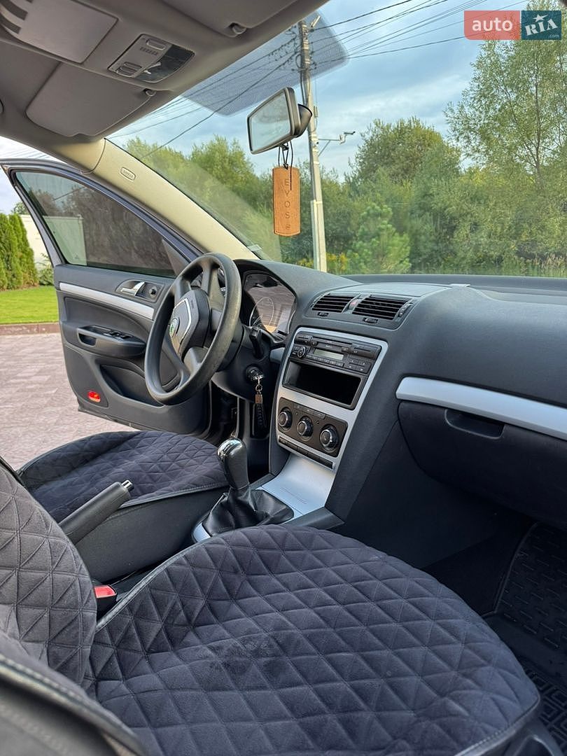 Skoda Octavia 2010 VIN TMBHJ61Z1B2064782 фото оголошення 30 з 37
