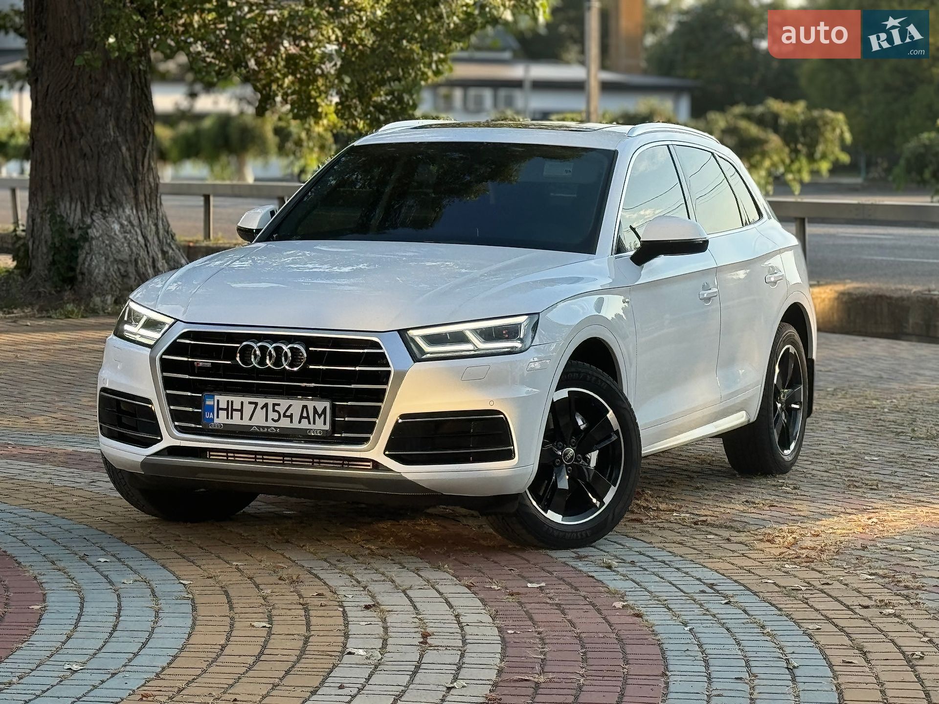 Audi Q5 2019 VIN WA1BNAFY7K2079343 фото оголошення 2 з 41