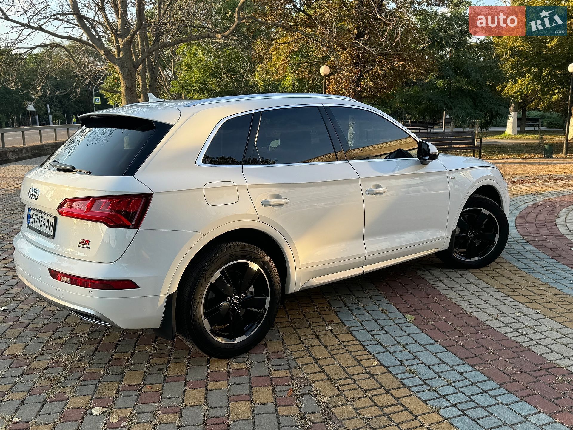 Audi Q5 2019 VIN WA1BNAFY7K2079343 фото оголошення 12 з 41