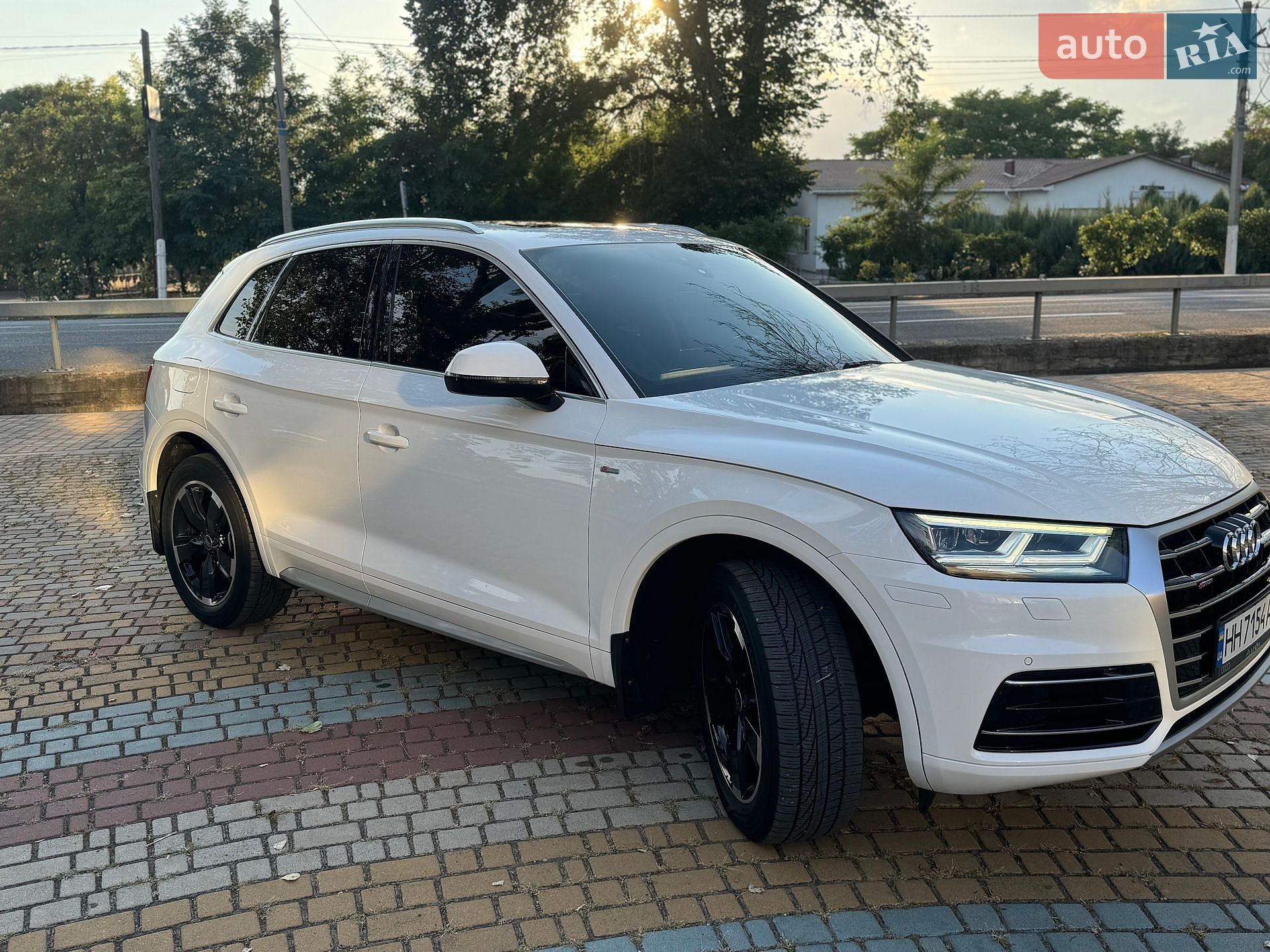 Audi Q5 2019 VIN WA1BNAFY7K2079343 фото оголошення 13 з 41