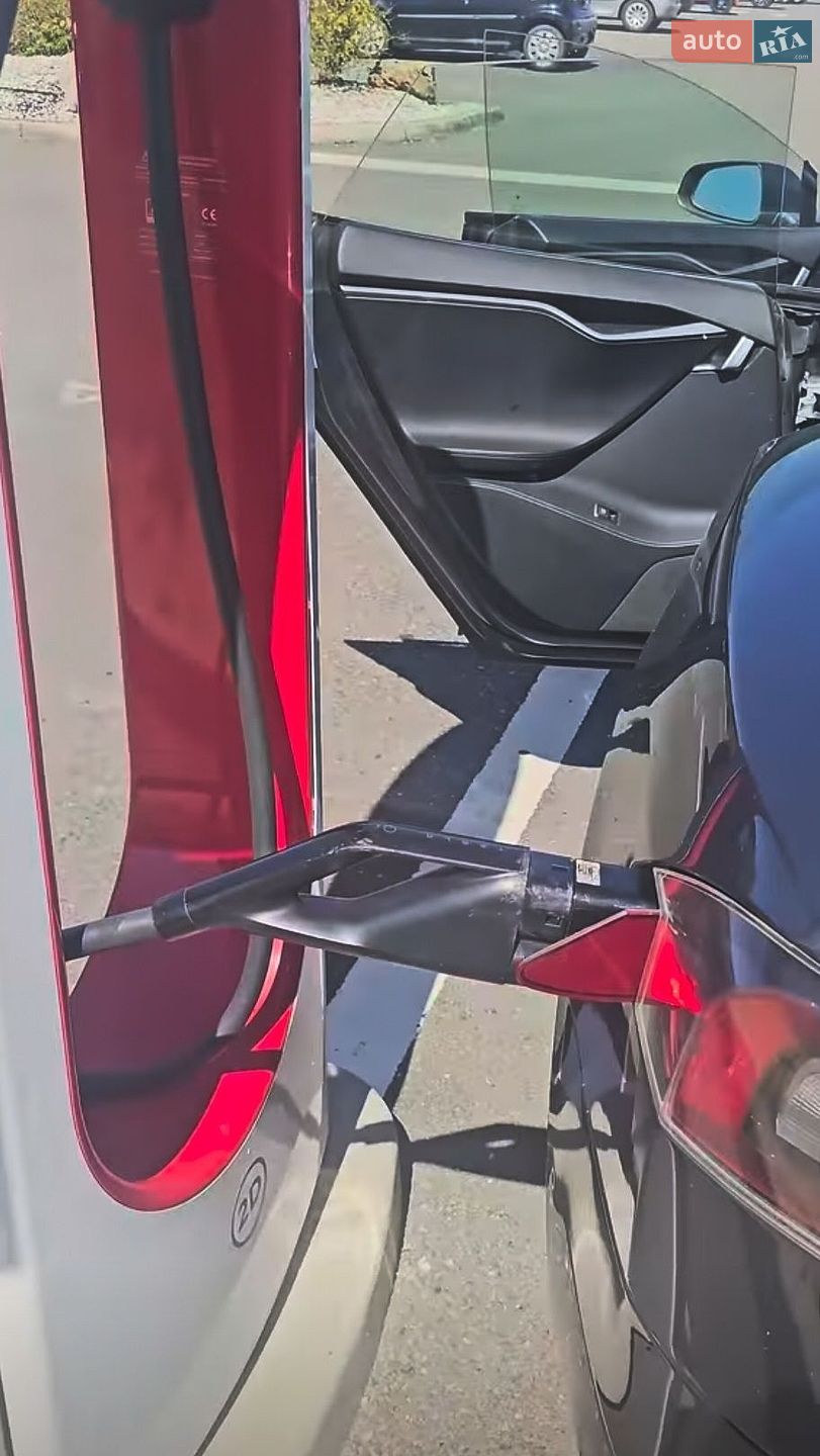 Tesla Model S 2019 VIN 5YJSA1E2XKF348317 фото оголошення 2 з 14