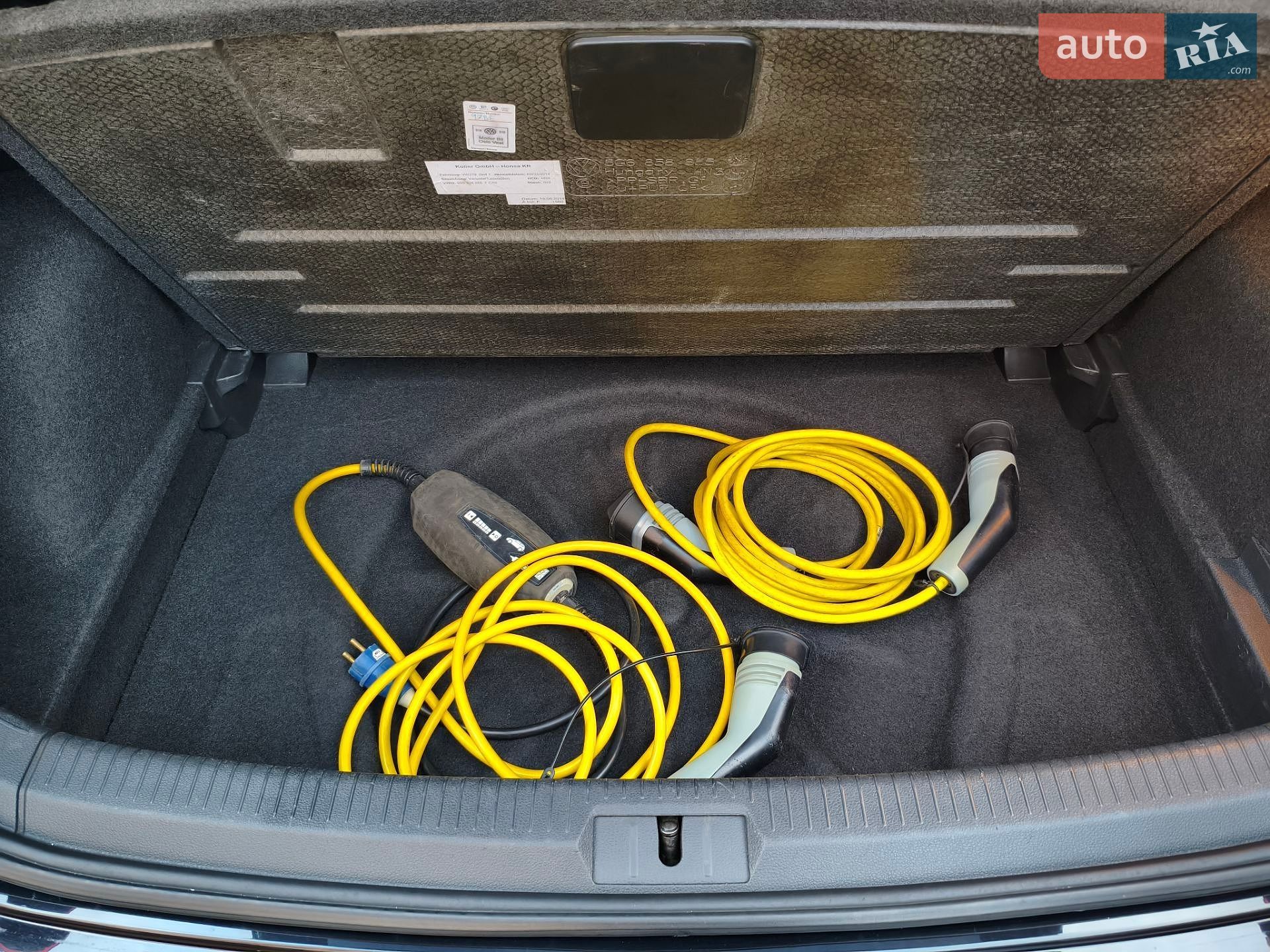 Volkswagen e-Golf 2014 VIN WVWZZZAUZFW900779 фото оголошення 12 з 18